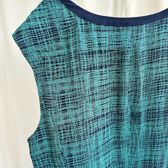 Halogen/Nordstrom Women's Plus 24W Blue/Green Patterned Dress with Pleated Skirt - Picture 3 of 10